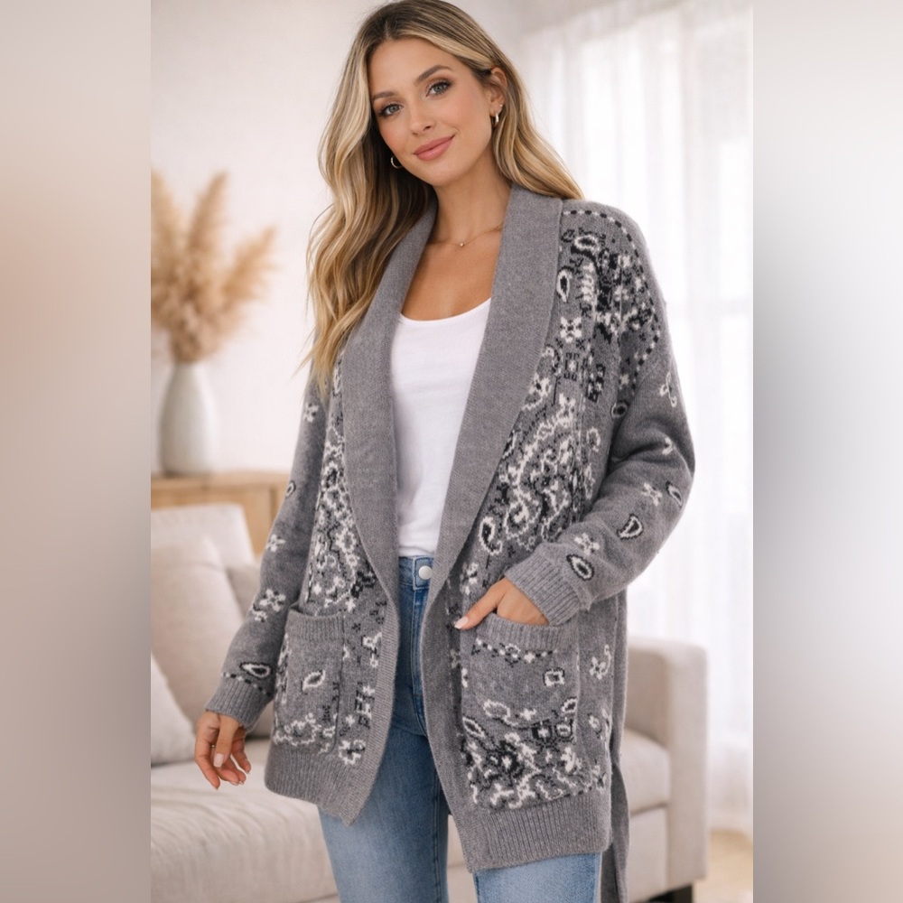 ✨P.J. Salvage Boho Paisley Cardigan Gray White Cozy Western Sweater w/ Pockets✨